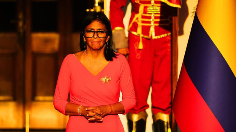 Delcy Rodríguez llega a Barbados en su segundo viaje oficial