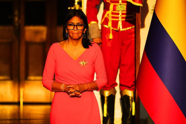 Delcy Rodríguez llega a Barbados en su segundo viaje oficial