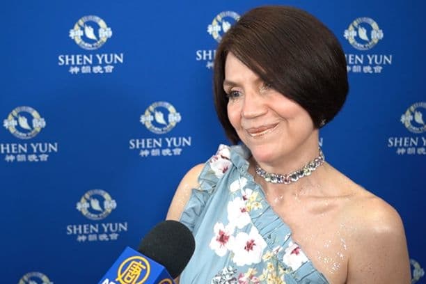 El 25 de abril de 2026, la abogada, modelo y actriz Silvia Tamés Guzmán asistió a un espectáculo de Shen Yun Performing Arts en Monterrey, México. (NTD Television)