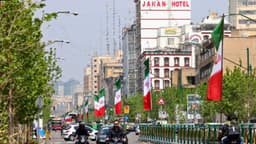 Irán "tiene libertad para llamar" a Washington para entablar conversaciones de paz, dice Trump