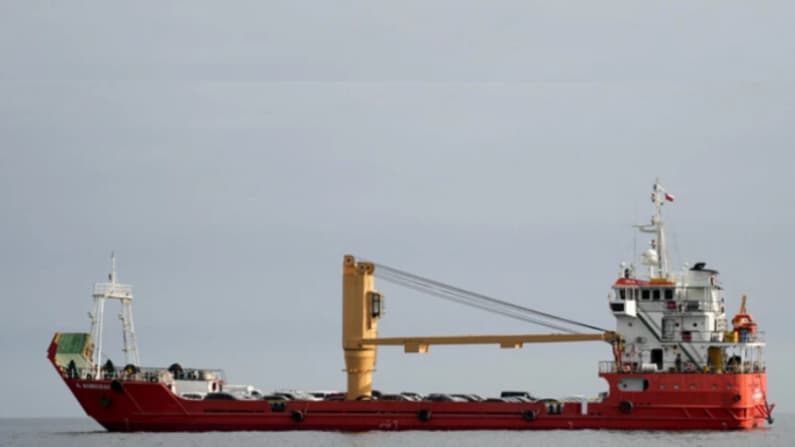 Exportaciones de petróleo de Irán y compras chinas de crudo iraní caen en mayo