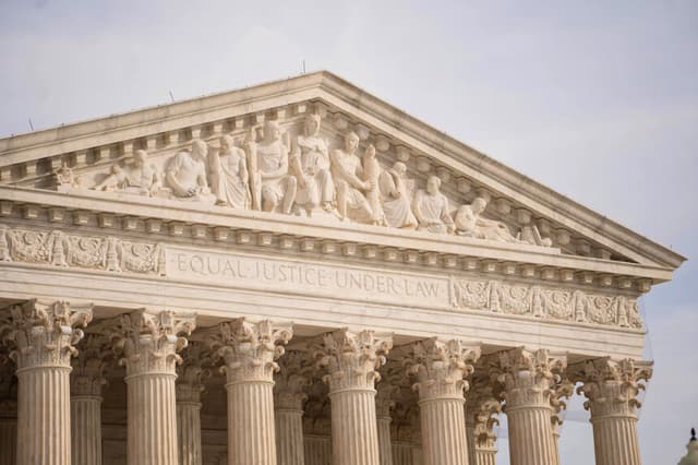 Corte Suprema permite a centros de embarazo demandar por citación judicial en Nueva Jersey