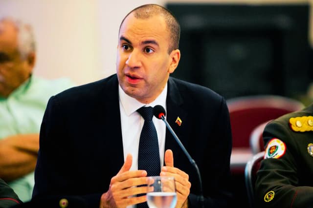 El secretario del Consejo Nacional de Derechos Humanos de Venezuela, Larry Devoe, interviene durante una audiencia sobre las denuncias de violaciones de los derechos humanos por parte de la Justicia Militar venezolana, en la CIDH en Santo Domingo, el 11 de mayo de 2018. (ERIKA SANTELICES/AFP vía Getty Images)