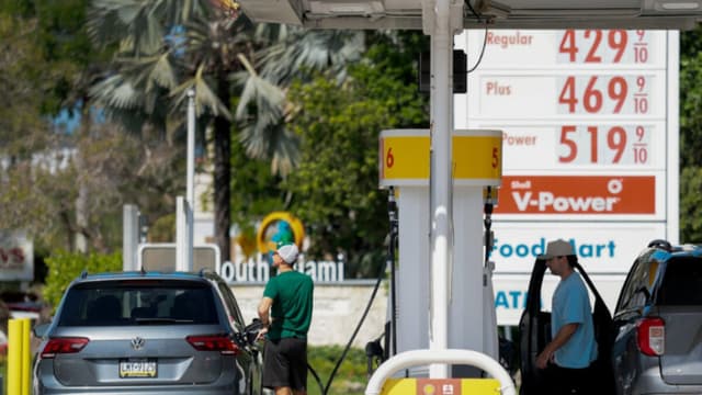Precio del petróleo cede tras su máximo en cuatro años mientras guerra con Irán se estanca