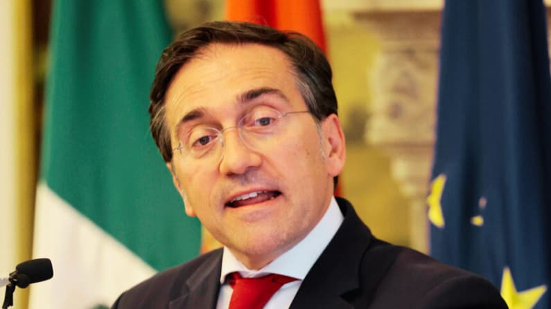 Albares se reúne con Sheinbaum y la invita a la Cumbre Iberoamericana