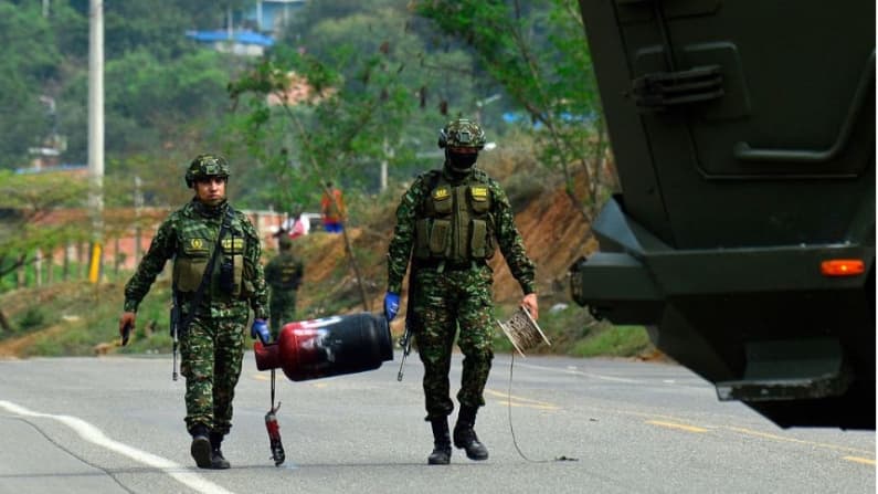 Arquitectura de guerra nunca ganada: erosión estratégica de Colombia y el auge de guerra irregular adaptativa