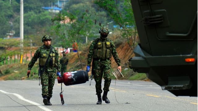 Arquitectura de guerra nunca ganada: erosión estratégica de Colombia y el auge de guerra irregular adaptativa