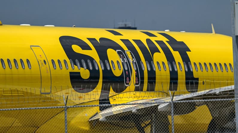 Aerolíneas estadounidenses ayudarán a los pasajeros varados tras el cierre de Spirit Airlines