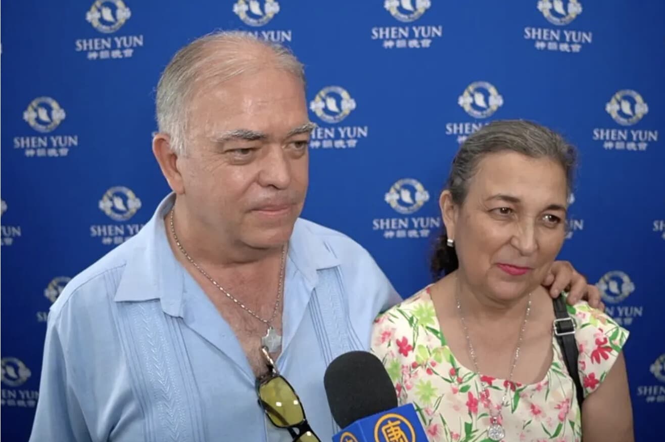 La profesora Nora Argelia Aguilera González habla sobre su experiencia después de ver la producción de Shen Yun 2026 en la ciudad de Monterrey, Nuevo León, México, el 25 de abril de 2026
