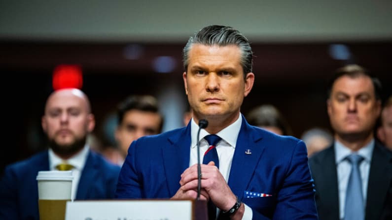 EE. UU. está listo para reanudar ataques contra Irán si no se llega a un acuerdo: Hegseth