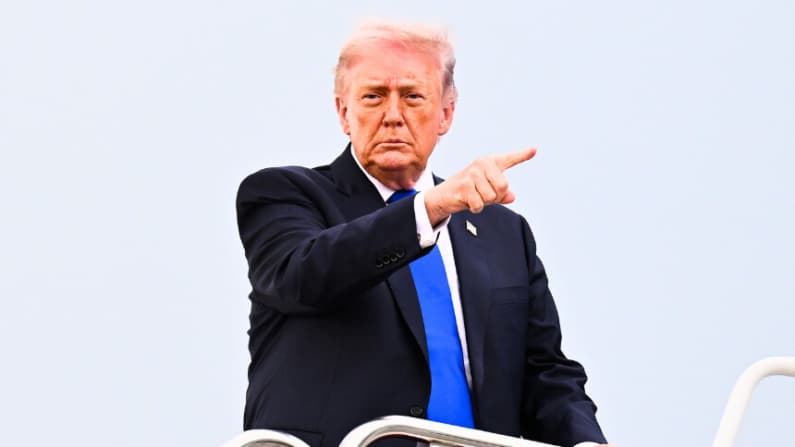Trump advierte a Irán de nuevos bombardeos con una intensidad "mucho mayor" si fracasa el acuerdo