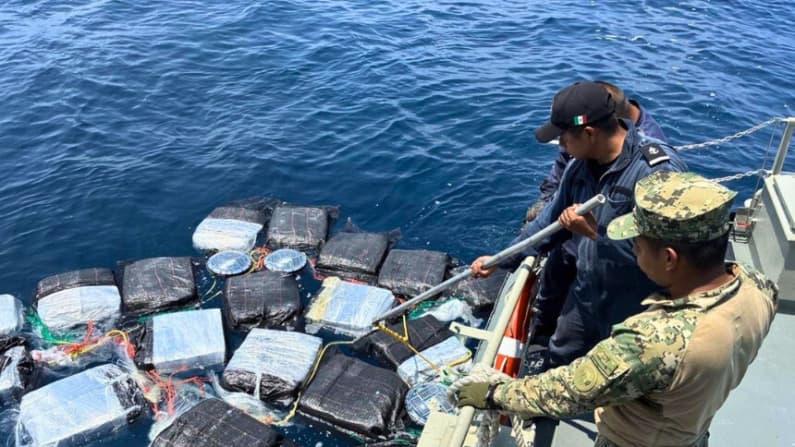 Autoridades estadounidenses incautan más de 3400 libras de cocaína en operaciones marítimas