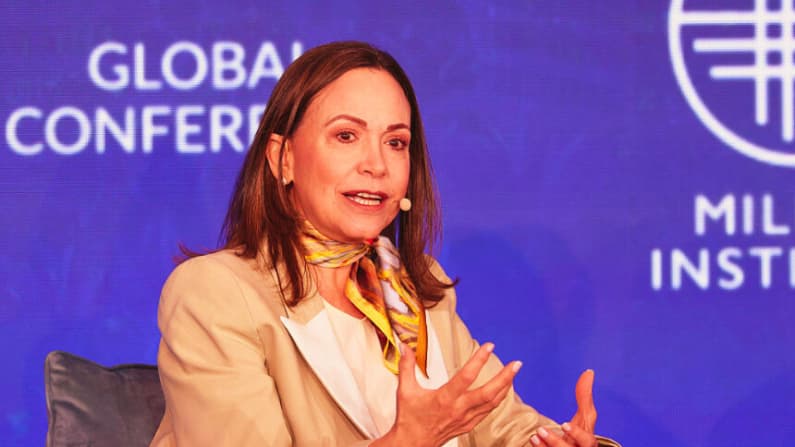 Canciller de Perú invita a Machado y asegura que sería recibida “con entusiasmo”