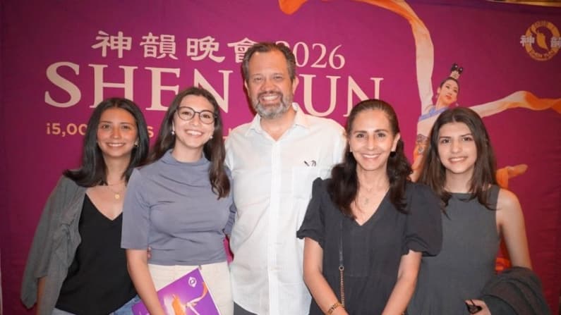 Exsenador mexicano dice que Shen Yun brinda "paz en mi mente y en mi alma"
