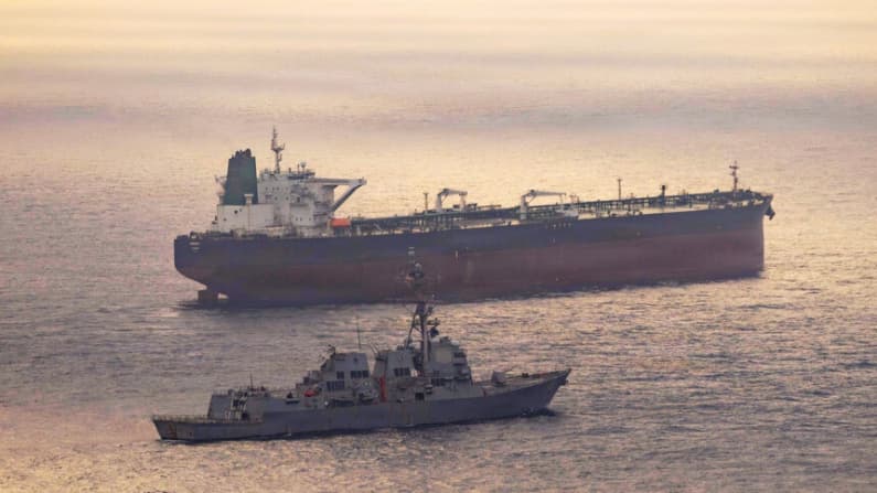 Irán ataca a los Emiratos Árabes Unidos luego de intercambio de fuego con EE. UU. en Ormuz