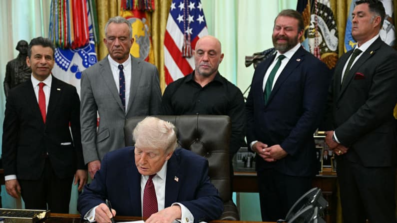 Trump dice que no va a sustituir al director de la FDA, Makary