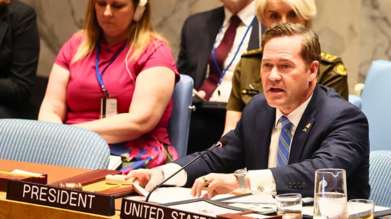 Embajador de EE. UU. dice que impulsan resolución de la ONU sobre Irán