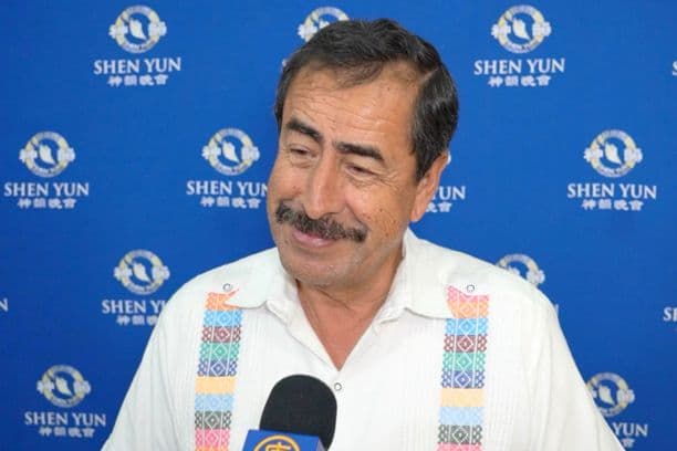 El diputado federal, José Luis Sánchez González, asistió el 10 de mayo a ver Shen Yun en el Conjunto de Artes Escénicas de Guadalajara, Jalisco. (NTD)