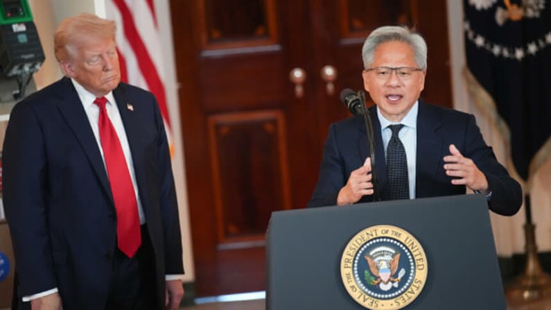 Director de Nvidia acompaña a Trump a China y pide abrir mercado a empresas de EE. UU.