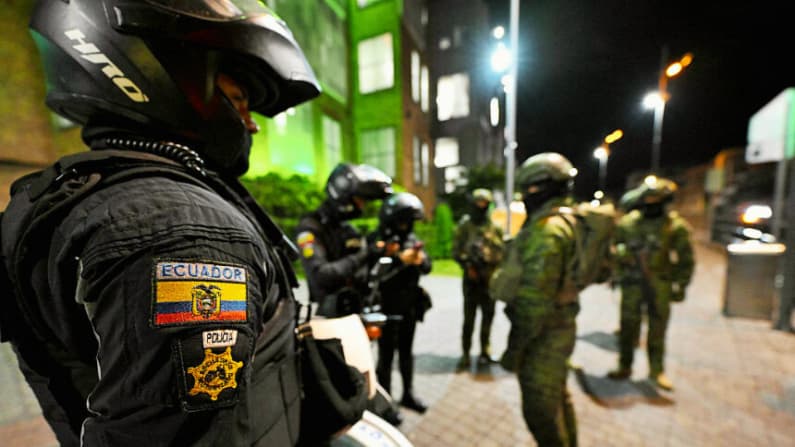 Fiscalía logra prisión preventiva para 4 acusados de apoyar a exFARC en Ecuador