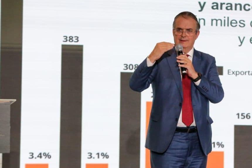 El secretario de Economía Marcelo Ebrard durante su participación en el foro “Construyendo Oportunidades” de El Financiero, realizado en la Ciudad de México el 13 de mayo. (Cortesía de la Secretaría de Economía)