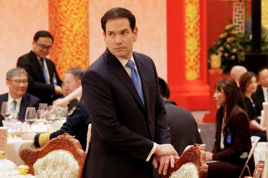 Rubio insta a China a asumir un papel más activo presionar a Irán para que abra el estrecho de Ormuz