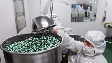 El monopolio chino en el sector farmacéutico es un mal remedio