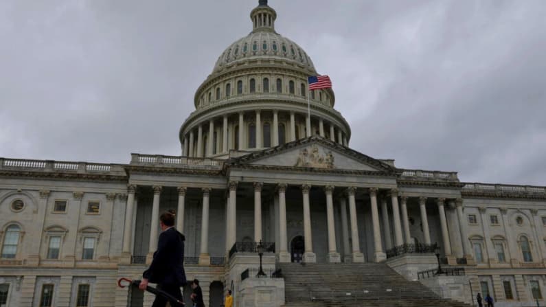 La Cámara de Representantes empata 212-212 en resolución relativa sobre poderes bélicos con Irán