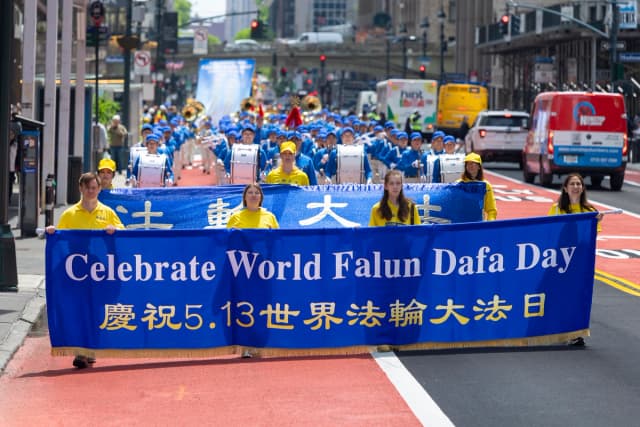 Gran desfile de celebración del Día de Falun Dafa en la ciudad de Nueva York el 13 de mayo de 2026. ( Mark Zou/The Epoch Times)