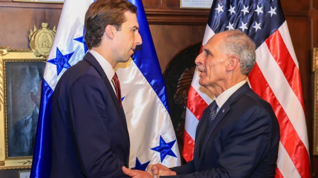 Honduras y EE. UU. abordan inversión, energía y cooperación en seguridad