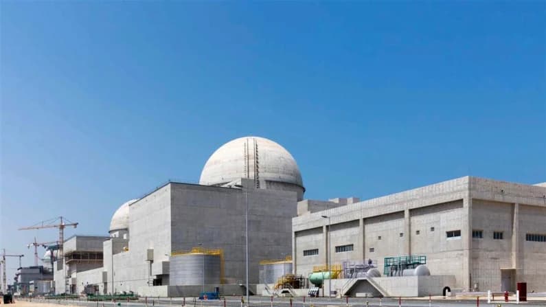 Ataque con drones provoca incendio en central nuclear de Emiratos Árabes en medio de alto el fuego