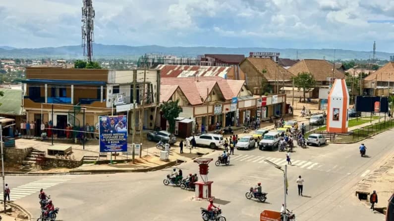 CDC apoya la evacuación segura de estadounidenses afectados por ébola en Congo y Uganda