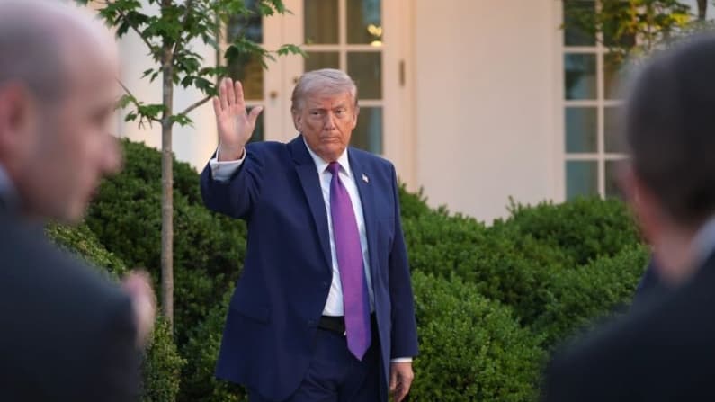 Trump advierte a Irán que debe actuar rápido en el acuerdo o de lo contrario habrá ataques