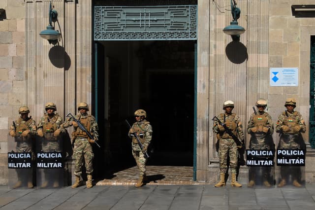 Bolivia denuncia grupos armados en protestas ligadas a Evo Morales