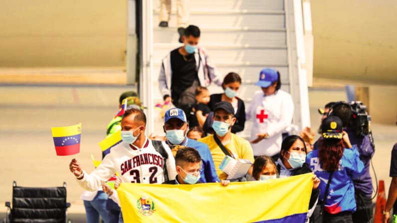 Unos 28,000 migrantes volvieron a Venezuela, según el gobierno