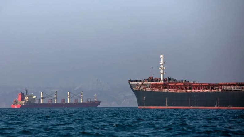 La UE impone sanciones a Irán por restricciones en el estrecho de Ormuz