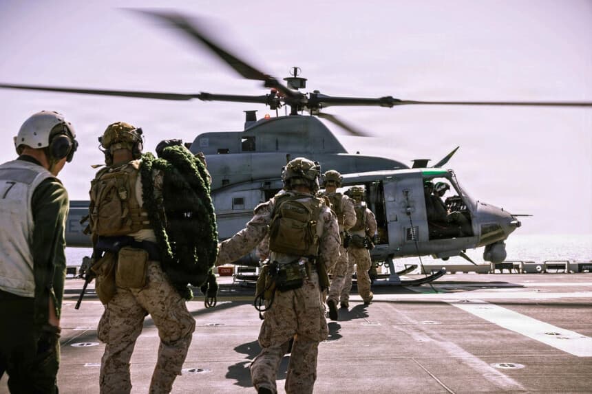 Marines estadounidenses abordan un petrolero iraní en la última operación de aplicación del bloqueo