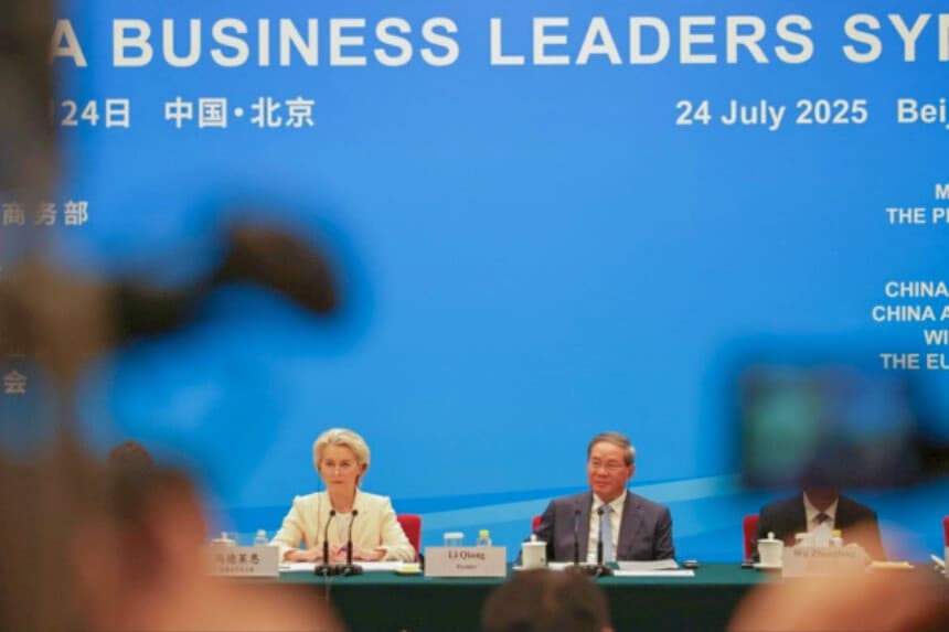Fricciones comerciales entre la UE y China desembocan en enfrentamiento abierto en conferencia de Beijing