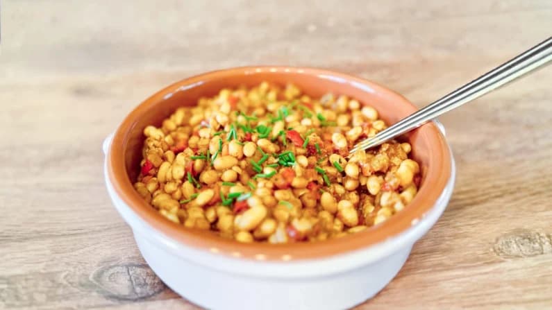 Frijoles horneados ahumados: una receta sin azúcar añadida para el Día de los Caídos