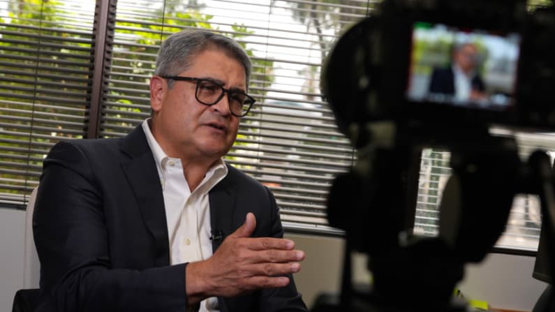 Expresidente hondureño niega formar parte de acciones contra México y Colombia