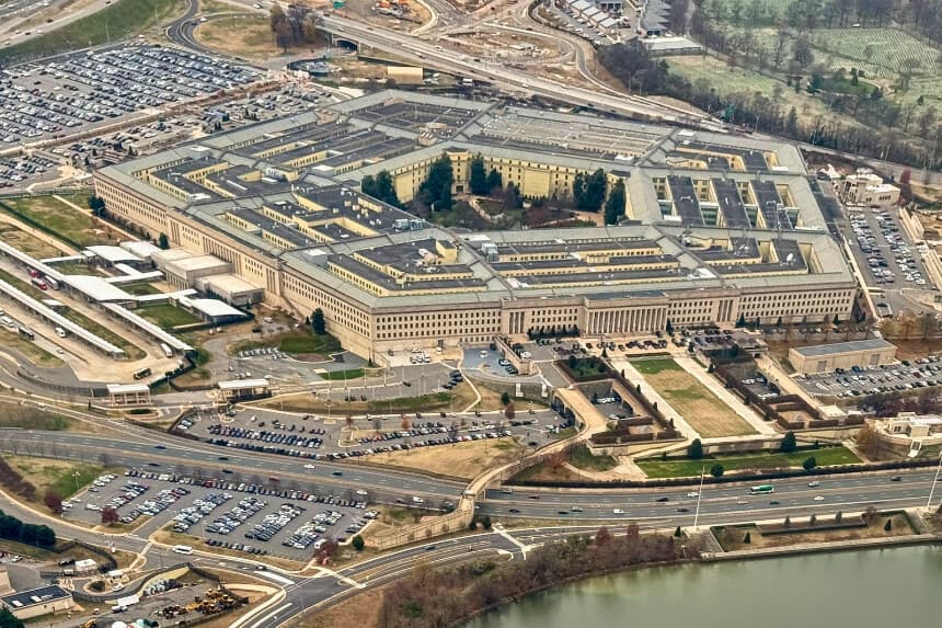 Vista del Pentágono el 13 de diciembre de 2024, en Washington, D. C. Sede del Departamento de Defensa de los Estados Unidos, el Pentágono es uno de los edificios de oficinas más grandes del mundo. (Foto de Daniel SLIM / AFP) (Foto de DANIEL SLIM/AFP vía Getty Images).