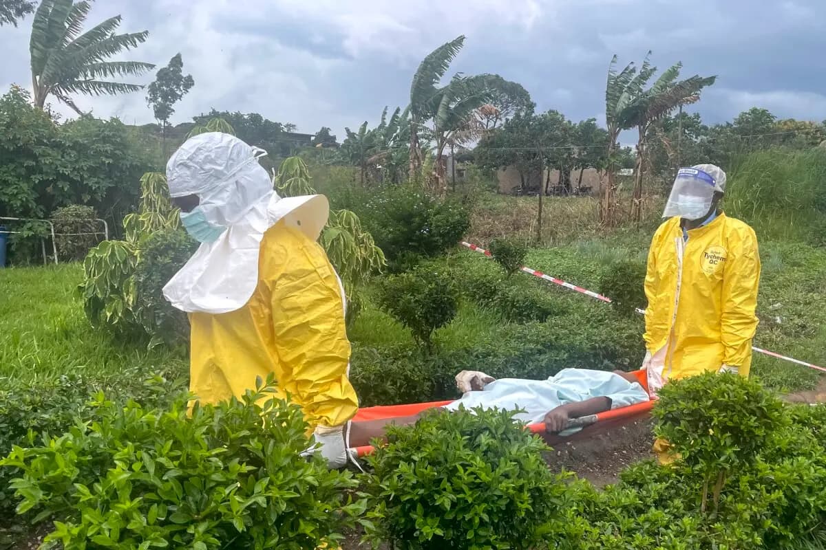 Arde otro centro contra el ébola en Congo y desaparecen 18 pacientes