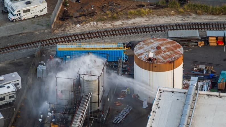Se eliminó riesgo de explosión catastrófica en tanque de productos químicos en California: autoridades