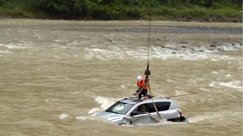 Al menos 9 muertos en inundaciones en Chongqing mientras residentes cuestionan embalses
