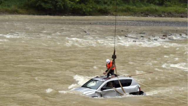 Al menos 9 muertos en inundaciones en Chongqing mientras residentes cuestionan embalses