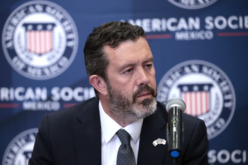 El presidente de American Society de México (AmSoc), Larry Rubin, habla durante una rueda de prensa en Ciudad de México (Imagen de archivo. EFE/ José Méndez)