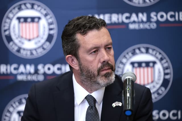 El presidente de American Society de México (AmSoc), Larry Rubin, habla durante una rueda de prensa en Ciudad de México (Imagen de archivo. EFE/ José Méndez)