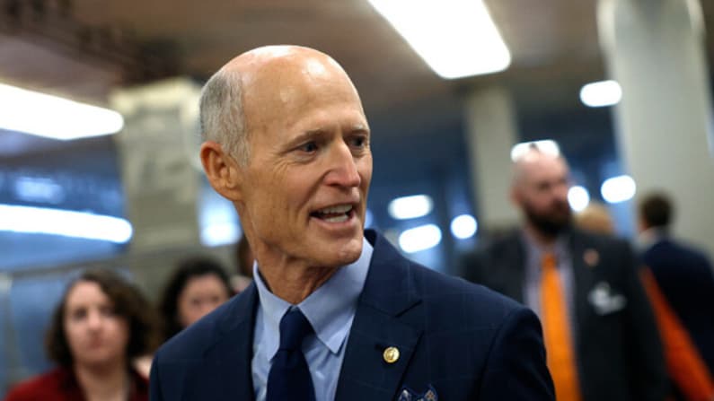 Senador reintroduce proyecto para prohibir yuan digital chino en transacciones con EE. UU.
