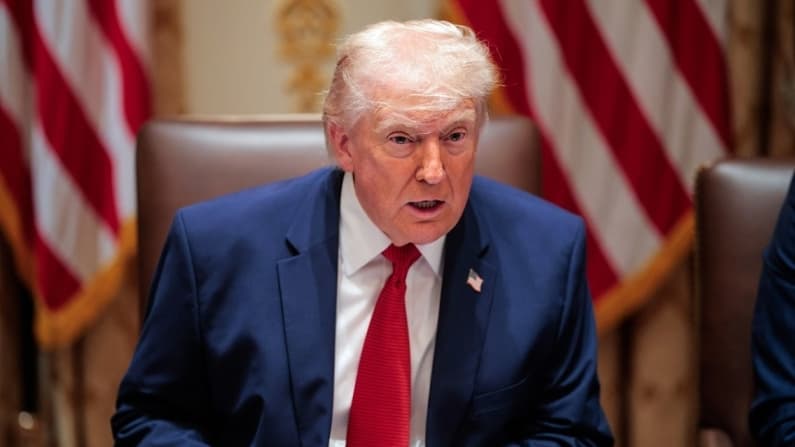 Trump descarta levantamiento de las sanciones a Irán mientras avanza en negociaciones de paz