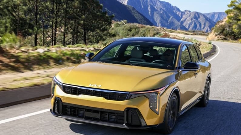 Kia se adentra en terrenos inestables con el nuevo K4 Hatchback